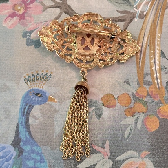 Vintage Genuine Cameo With Tassel Brooch Horizontal Intricate Scroll Design Gold - Picture 5 of 11